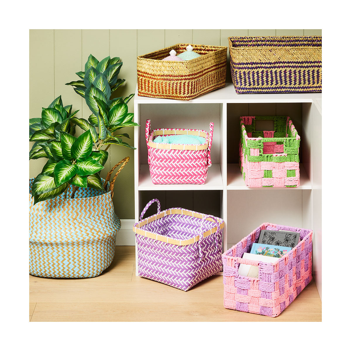 Coloured Woven Straw Basket M Assorted