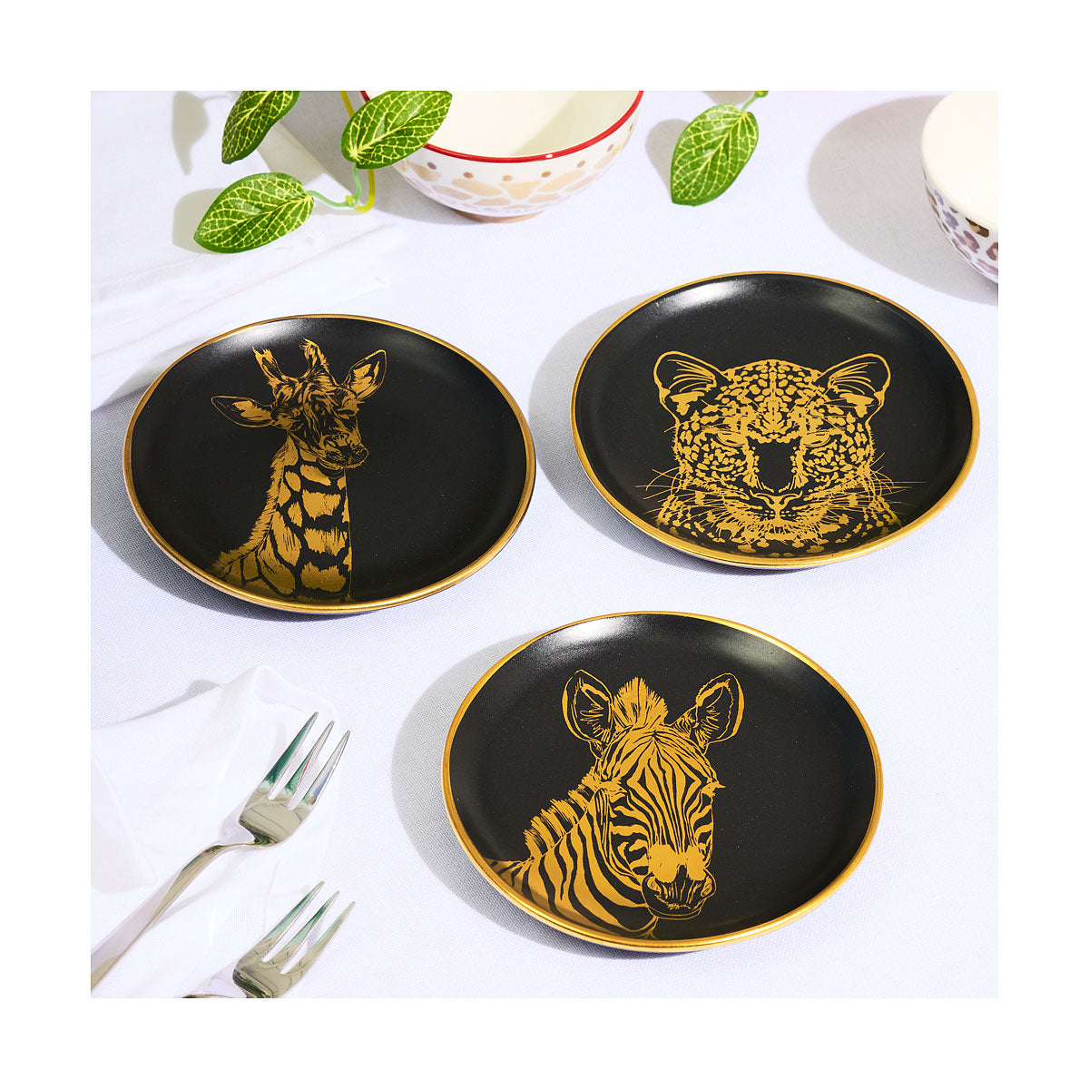 Serengeti Cake Plate Assorted
