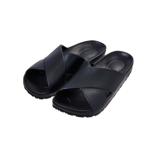 Women's Crossover Sandals Black Medium